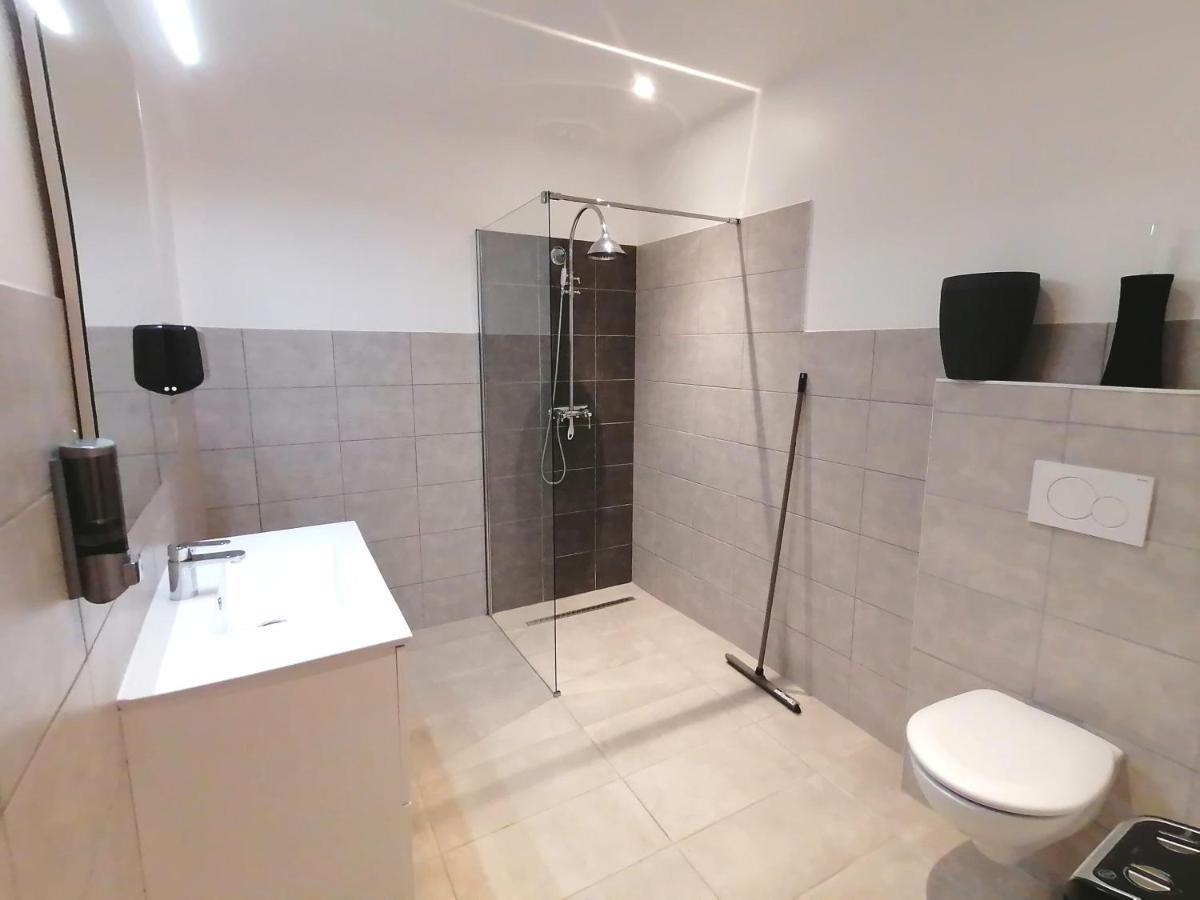 Domaine De Gaia, Piscine, Petanque, Ping Pong, Proche Saint-Emilion Bed & Breakfast Guillac  Bagian luar foto